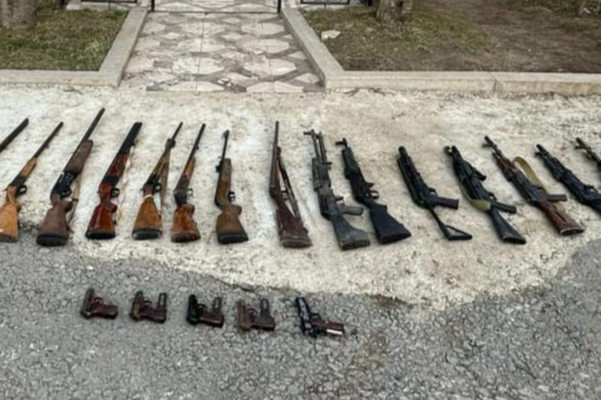 В Шуше обнаружено оружие различных марок - ВИДЕО